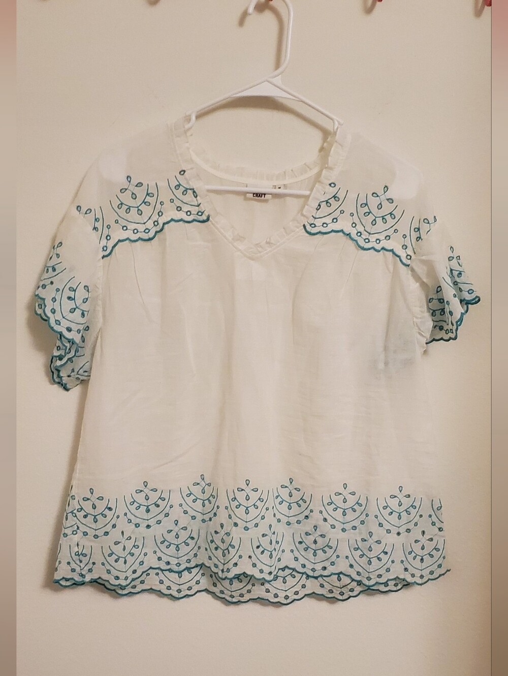 True Craft Eyelet White Embroidered V-Neck Top Teal Embroidery And Scalloped Hem
